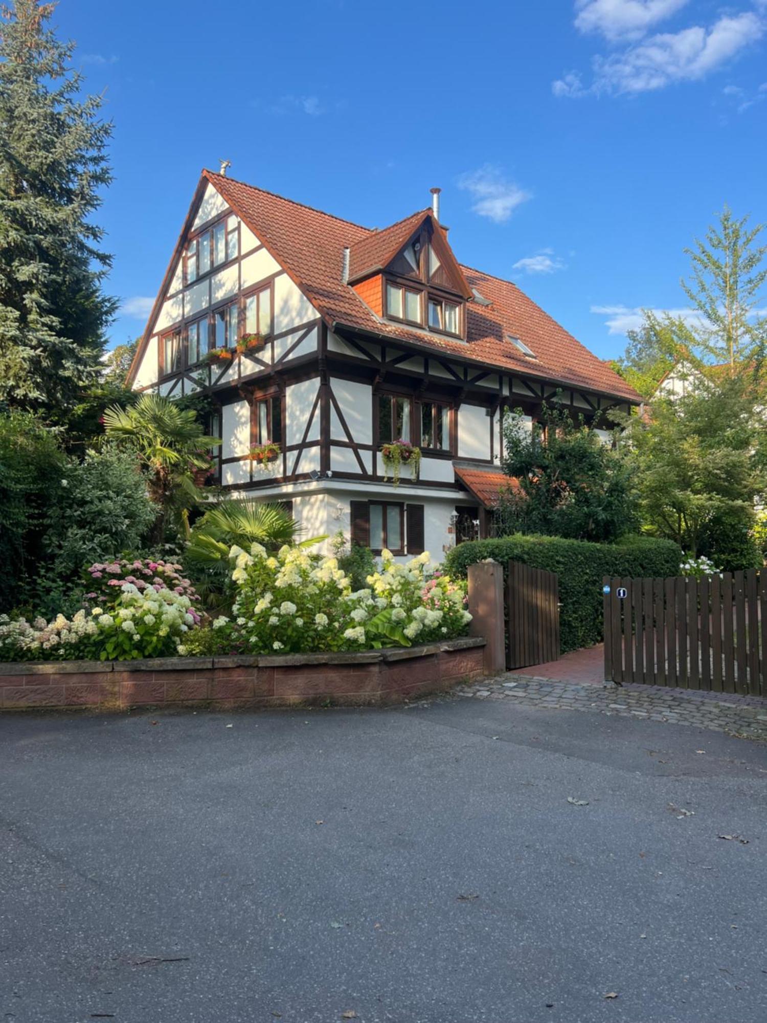 Einliegerwohnung In Einer Muehle Vor Den Toren Frankfurts, Ideal Fuer Messegaeste Oder Stop Over Dreieich Buitenkant foto